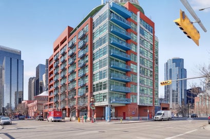 205 Riverfront Avenue SW 312 Calgary AB T2P 5K4