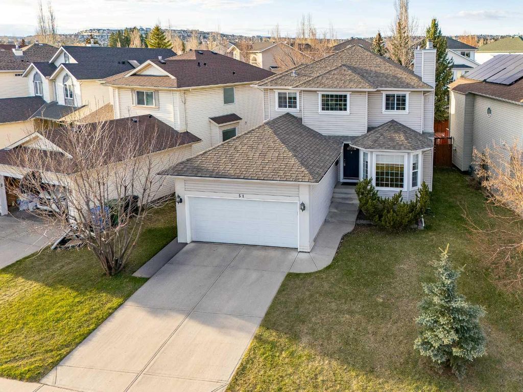 Photo of 51 Sierra Nevada Way SW, Calgary, AB T3H 3M6 (MLS # A2306414)