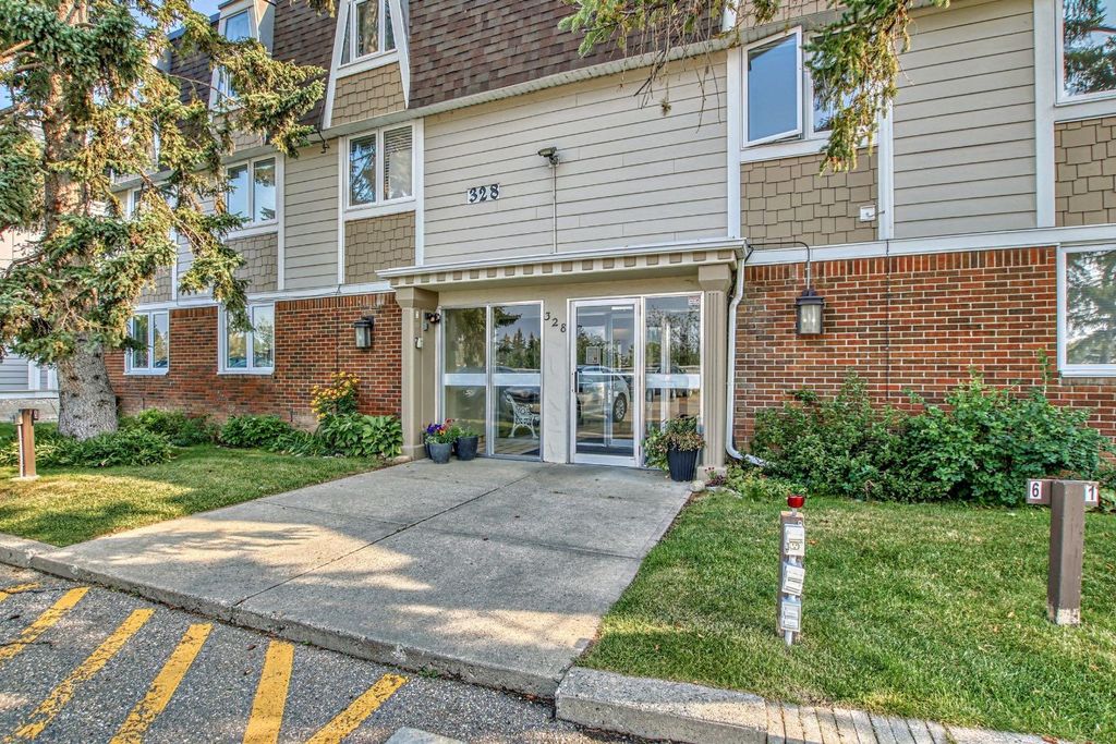 Photo of 328 Cedar Crescent SW #204, Calgary, AB T3C 2Y8 (MLS # A2280165)