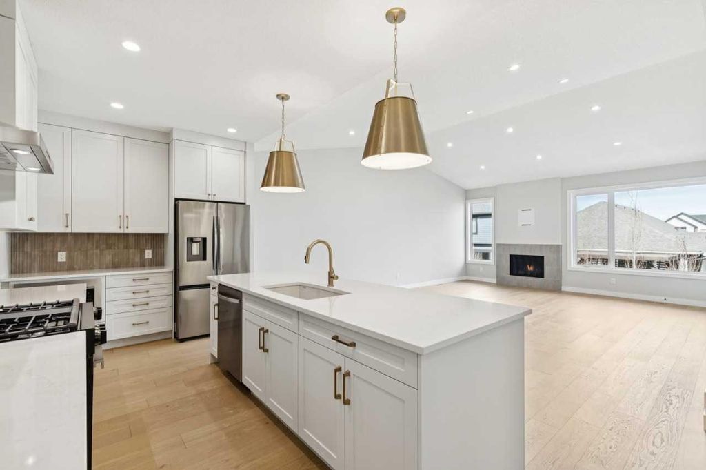 Photo of 644 Shawnee Terrace SW, Calgary, AB T2Y 0X5 (MLS # A2295957)