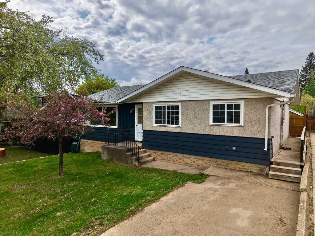 Photo of 10120 105 Avenue, Peace River, AB T8S 1K9 (MLS # A2314798)