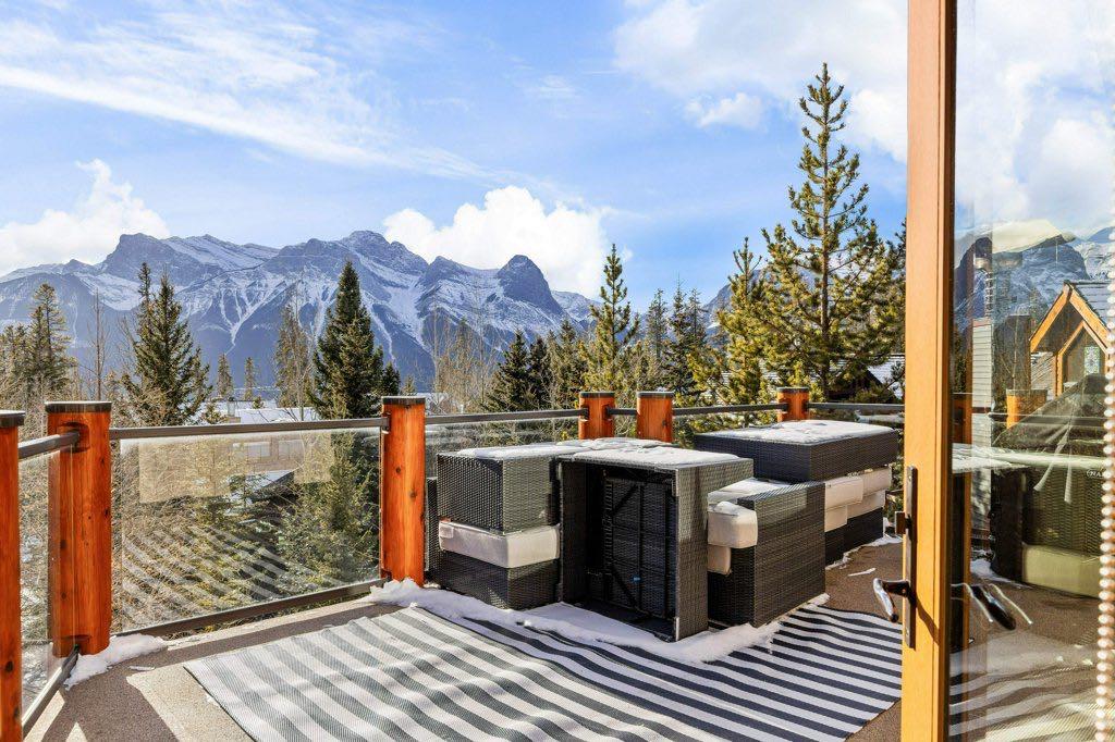 521 Silvertip Road