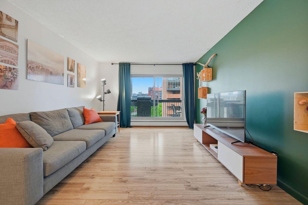 Photo of 1335 12 Avenue SW #604, Calgary, AB T3C 3P7 (MLS # A2319301)