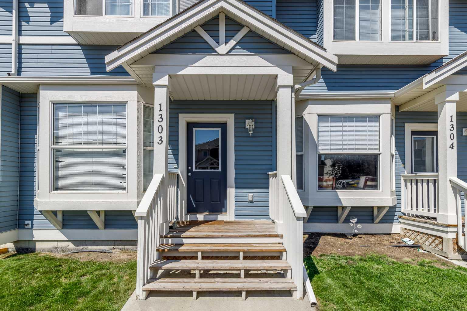 703 Luxstone Square SW 1303