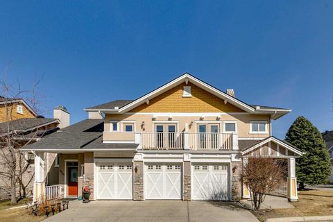 Photo of 3009 Patricia Landing SW, Calgary, AB T2T 6P5 (MLS # A2301376)