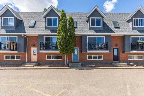 Photo of 637 5 Street SE, Medicine Hat, AB T1A 0N4 (MLS # A2323783)