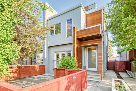 2414 31 Avenue SW Calgary AB T2T 1T8