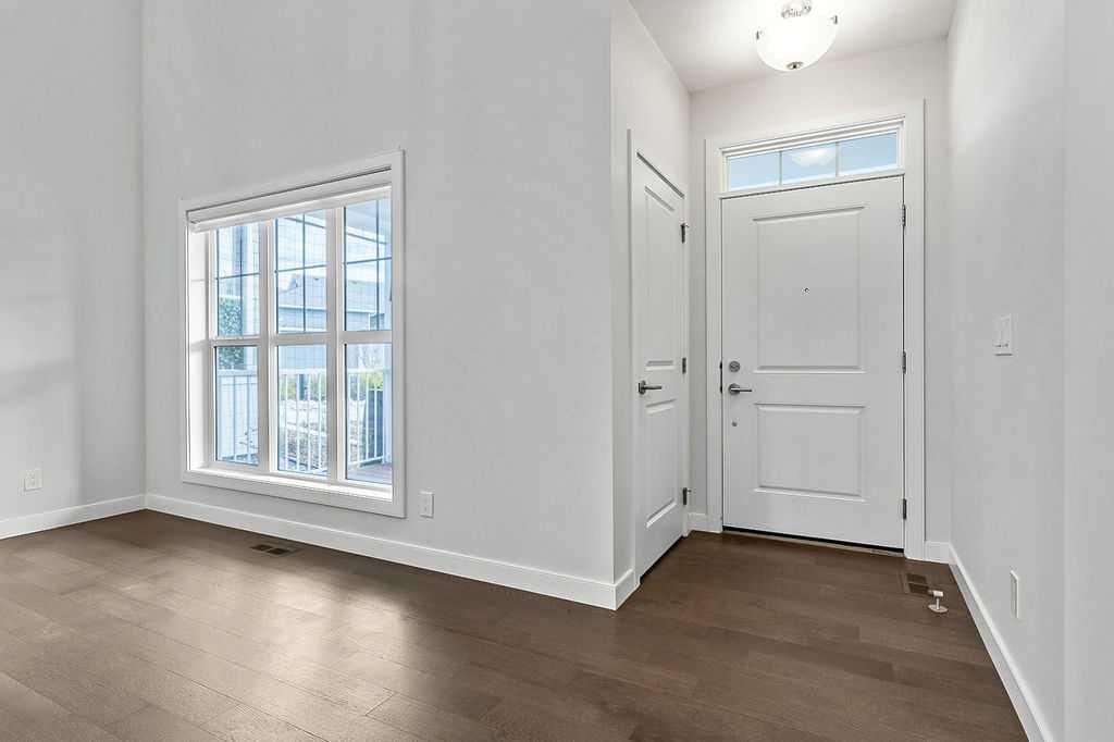 54 Drake Landing Square