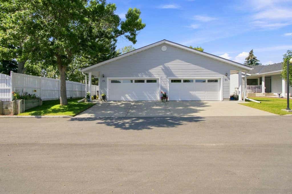 75 LINCOLN MANOR E