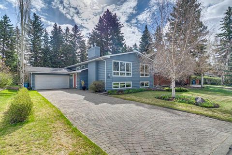 Photo of 6718 Legare Drive SW, Calgary, AB T3E 6H2 (MLS # A2310510)
