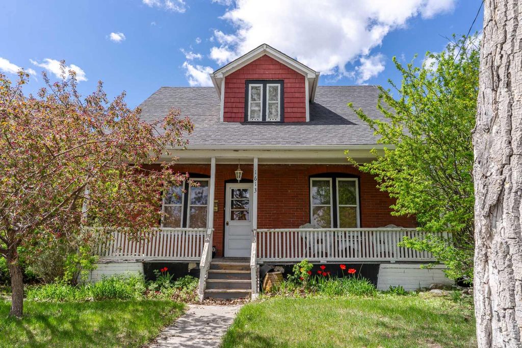 Photo of 1613 17A Street SE, Calgary, AB T2G 3W8 (MLS # A2315882)
