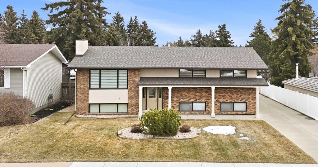 Photo of 77 Allan Close, Red Deer, AB T4R 1A4 (MLS # A2300774)