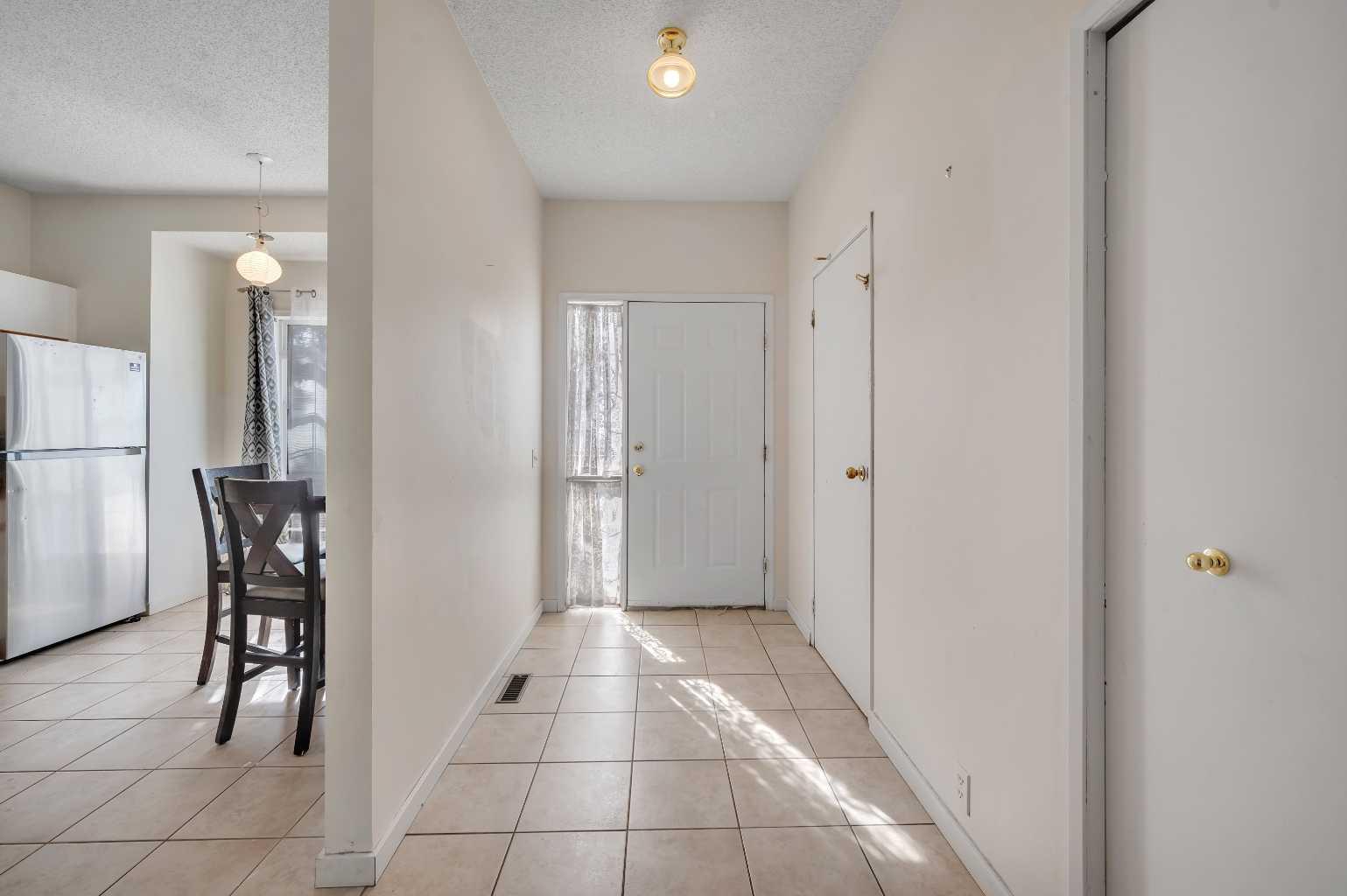 137 Martinpark Way NE