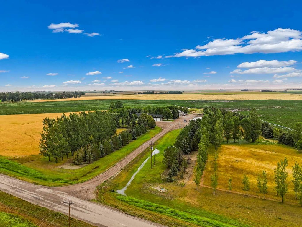 Photo of 104063 Range Road 111, Bow Island, AB T0K 0G0 (MLS # A2336551)