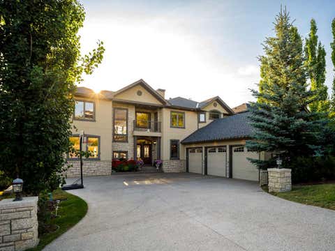 Photo of 3221 77 Street SW, Calgary, AB T3H 5M1 (MLS # A2336616)