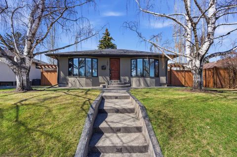 Photo of 1907 Kelwood Drive SW, Calgary, AB T3E 3Z4 (MLS # A2302714)