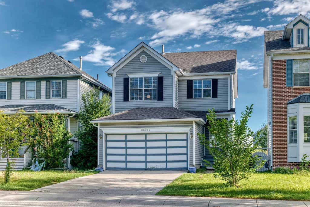 Photo of 10800 Hidden Valley Drive NW, Calgary, AB T3A 5H6 (MLS # A2320026)