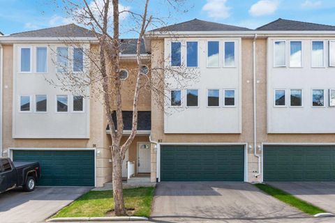 87 Candle Terrace SW Calgary AB T2W 6G7