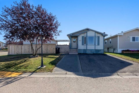 Photo of 100 Morgan Avenue, Fort McMurray, AB T9K 2P2 (MLS # A2346858)