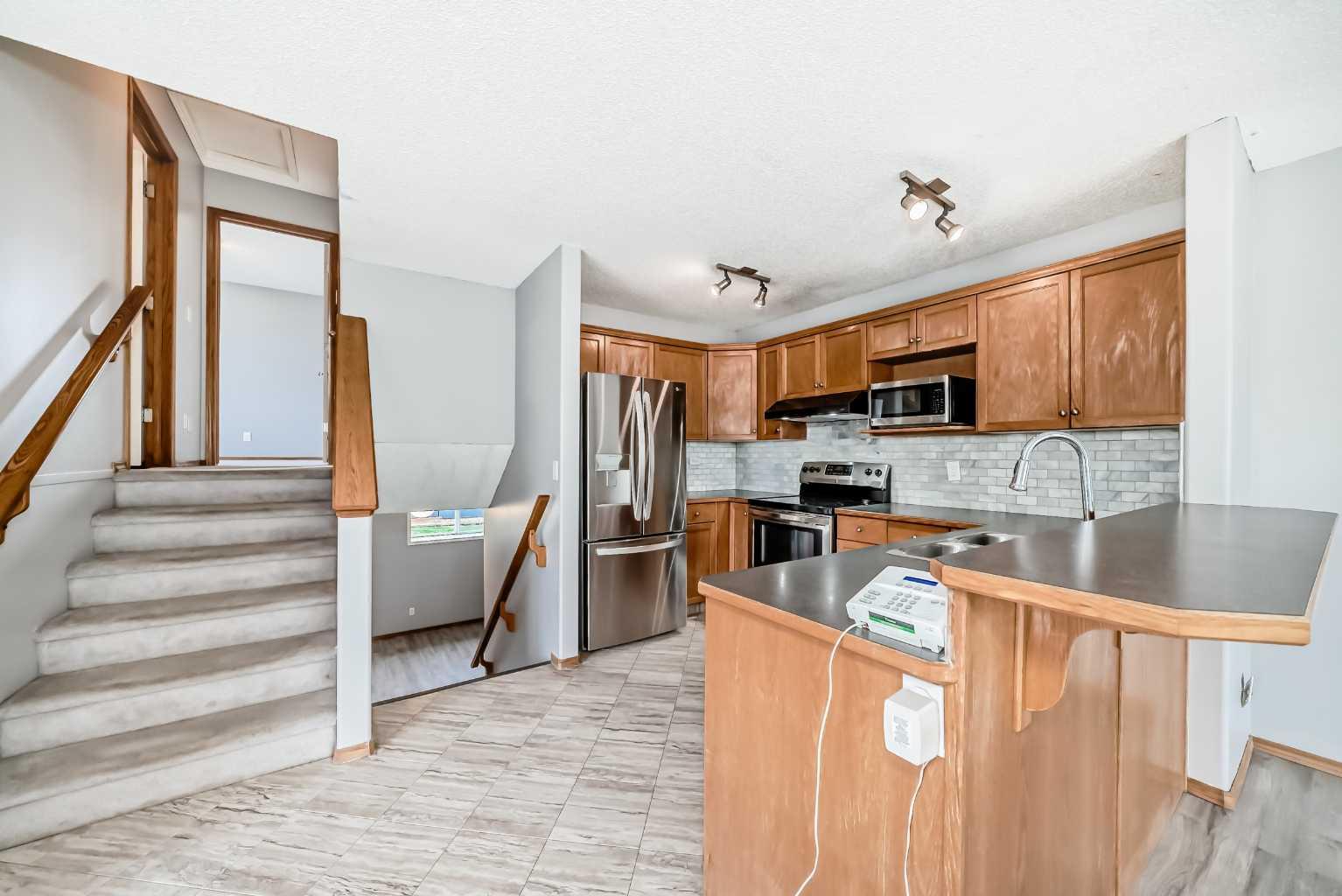 324 Taradale Drive NE