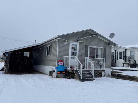 Photo of 5702 51 Street, Edgerton, AB T0B 1K0 (MLS # A2274067)