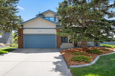 203 Ranch Estates Road NW Calgary AB T2G 2B9