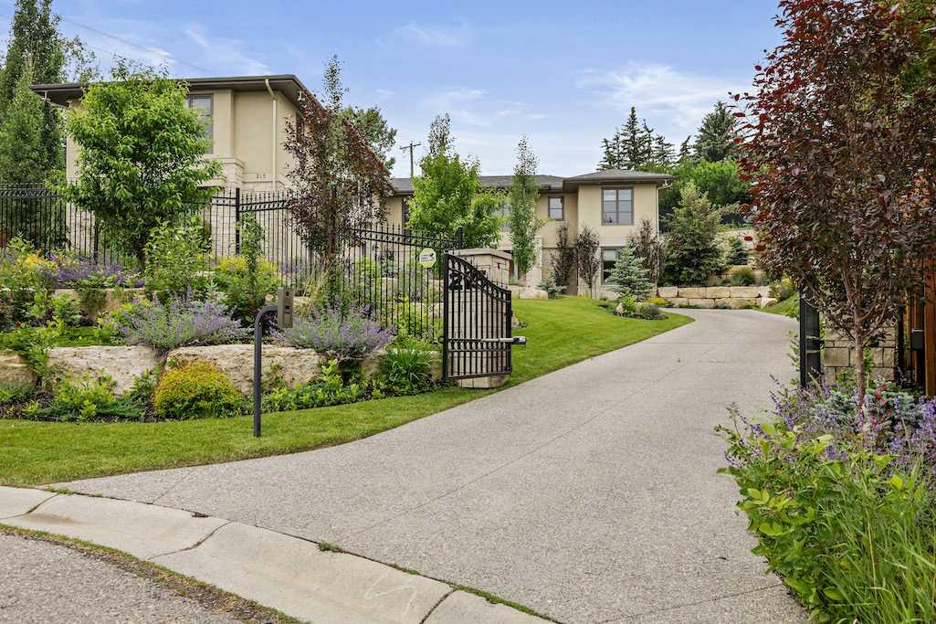 215 Patton Court SW