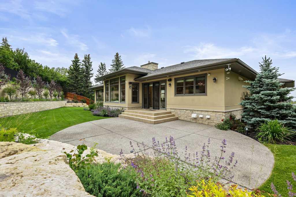 215 Patton Court SW