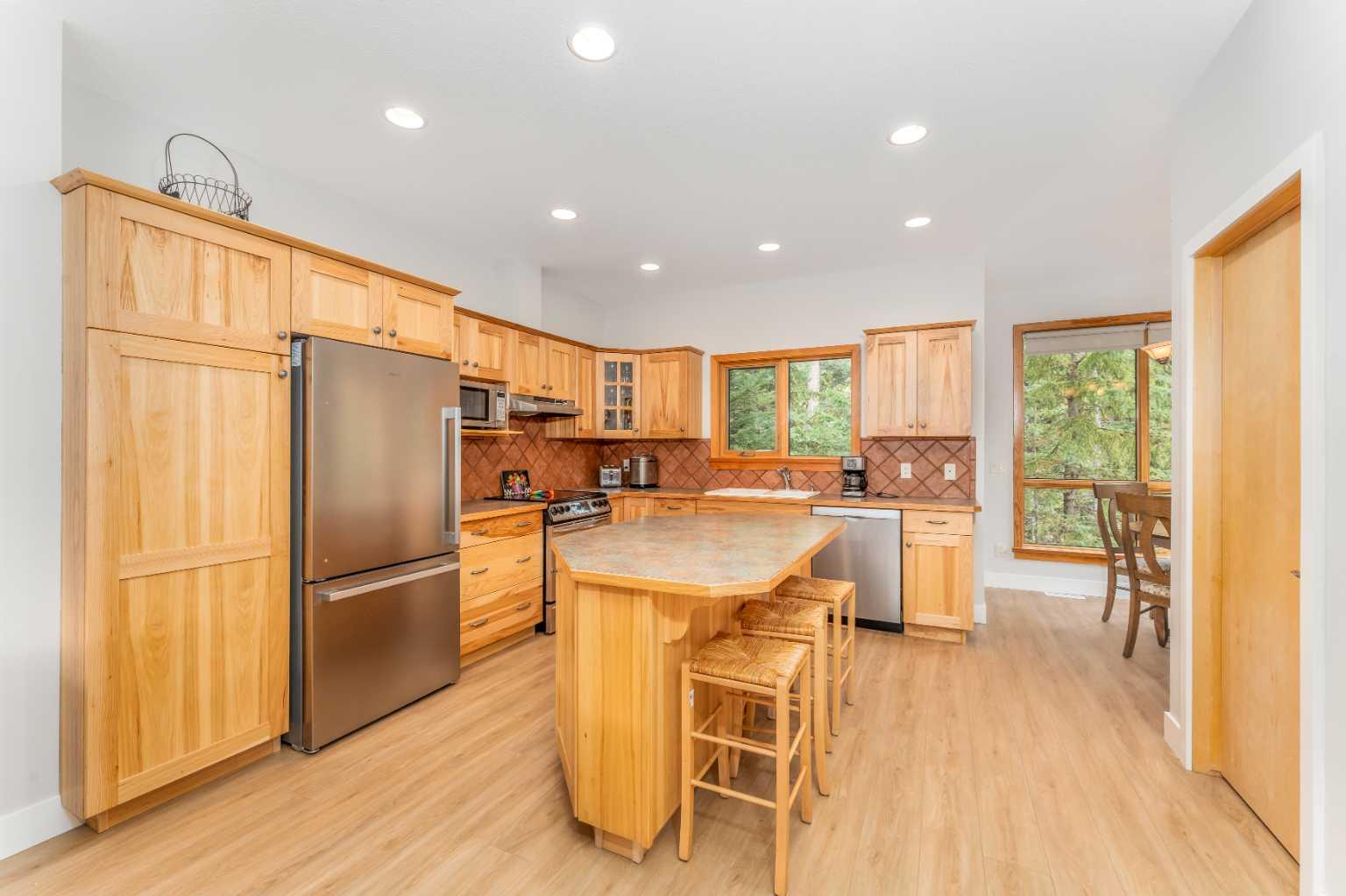 300 Eagle Terrace Road 2