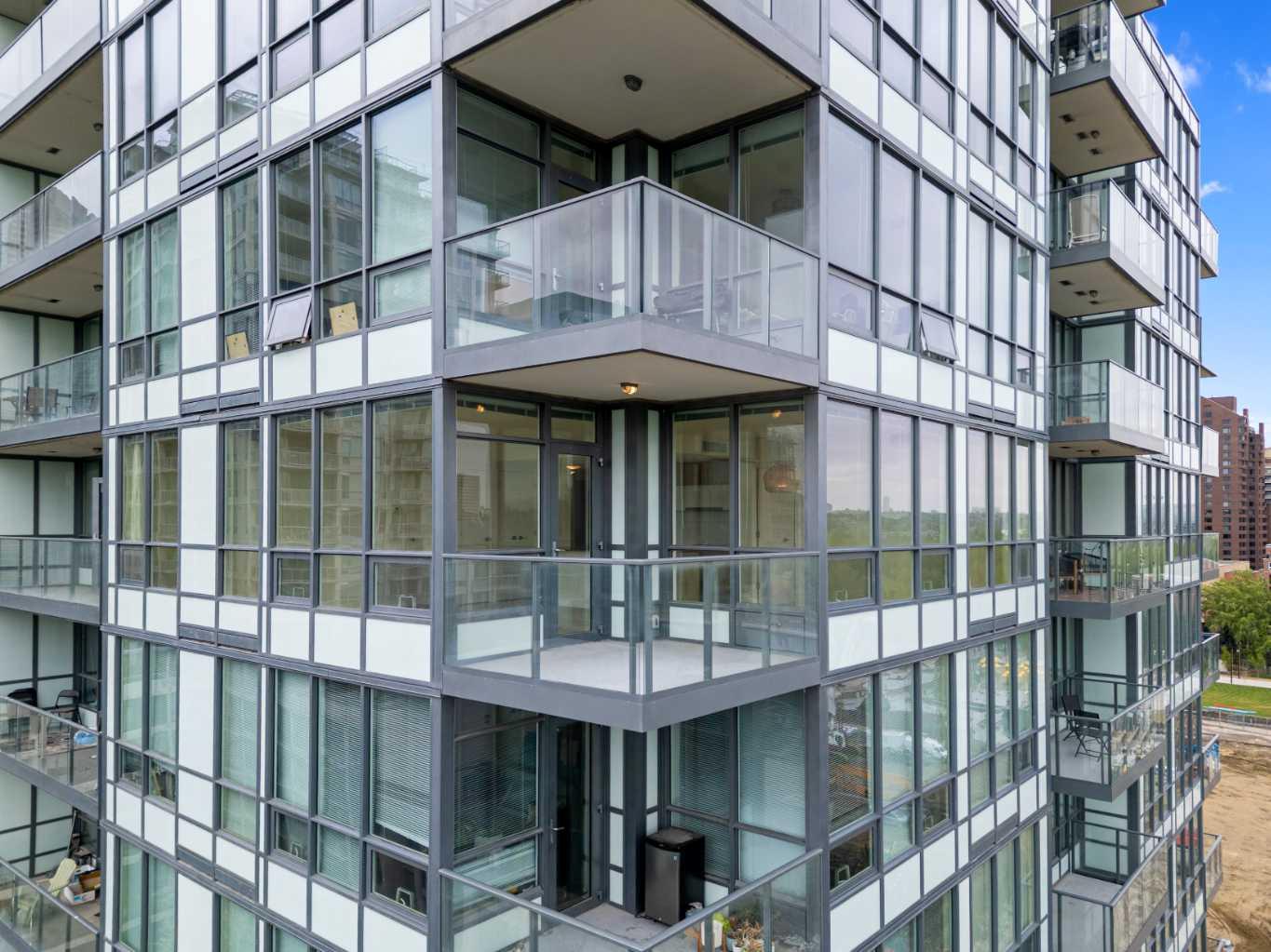 128 2 Street SW 1102