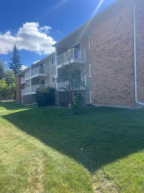 Photo of 49 Bennett Street #101, Red Deer, AB T4R 1V4 (MLS # A2303108)