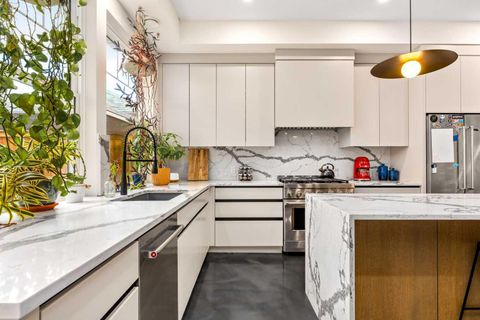 1129 Maggie Street SE Calgary AB T2G 4L8