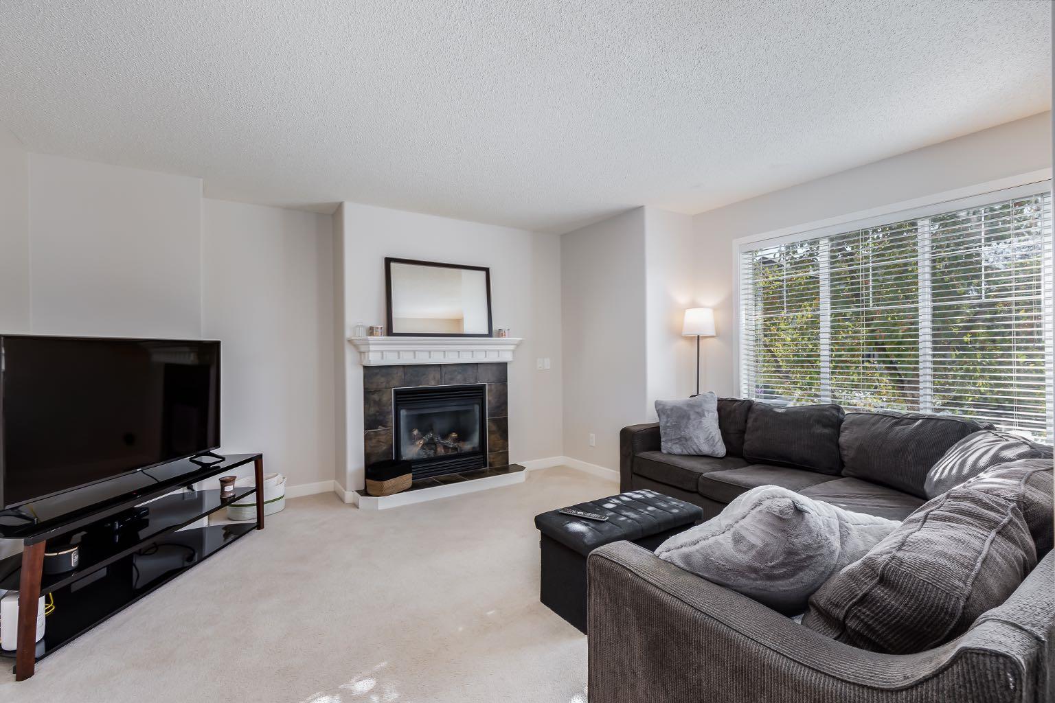212 Luxstone Place SW