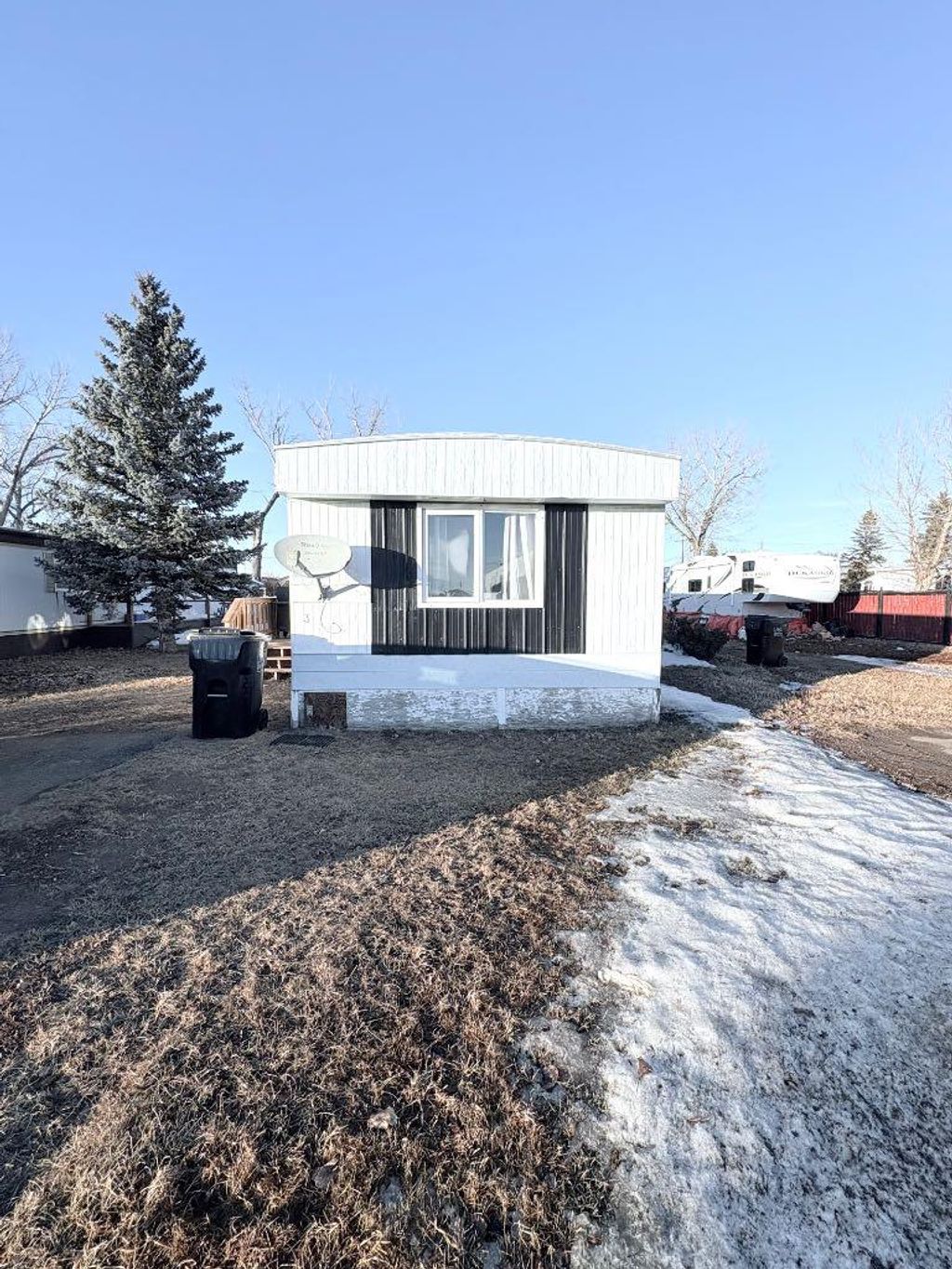 Photo of #3 1 Street E, Oyen, AB T0J 2J0 (MLS # A2287458)