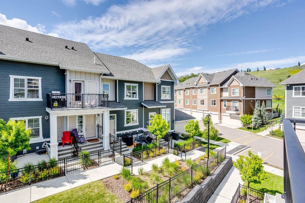 Photo of 607 Cranbrook Walk SE, Calgary, AB T3M 2V5 (MLS # A2308346)