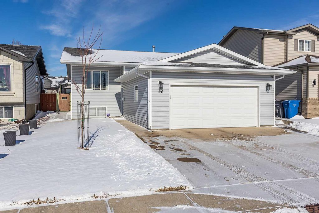 Photo of 56 Terrace Close NE, Medicine Hat, AB T1C 2A8 (MLS # A2287286)