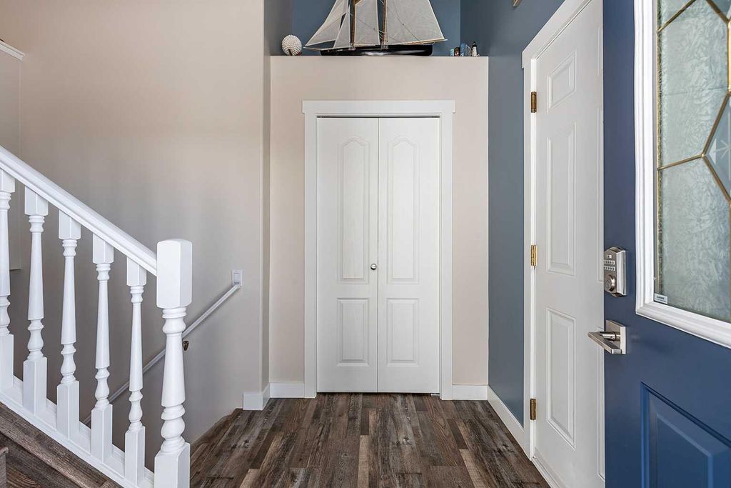 Photo of 56 Terrace Close NE, Medicine Hat, AB T1C 2A8 (MLS # A2287286)