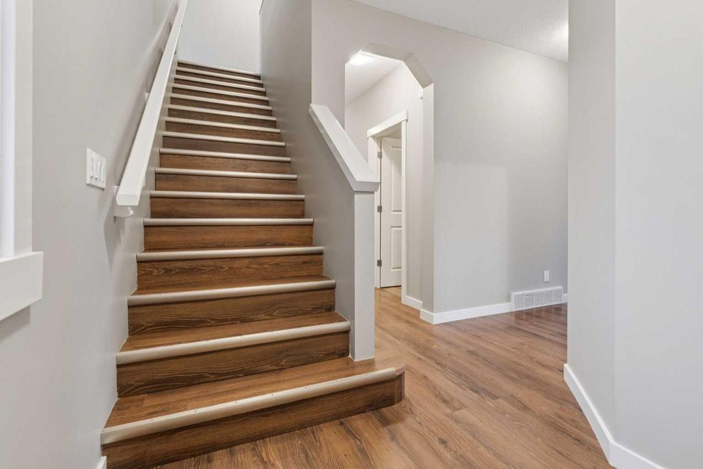 Photo of 327 Panamount Point NW, Calgary, AB T3K 0H6 (MLS # A2283784)