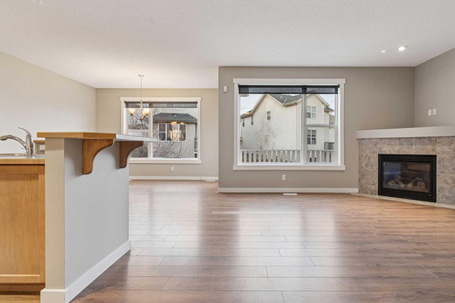 327 Panamount Point NW