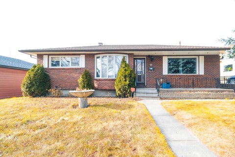 Photo of 59 Rosewood Road NW, Calgary, AB T2K 1N3 (MLS # A2299934)