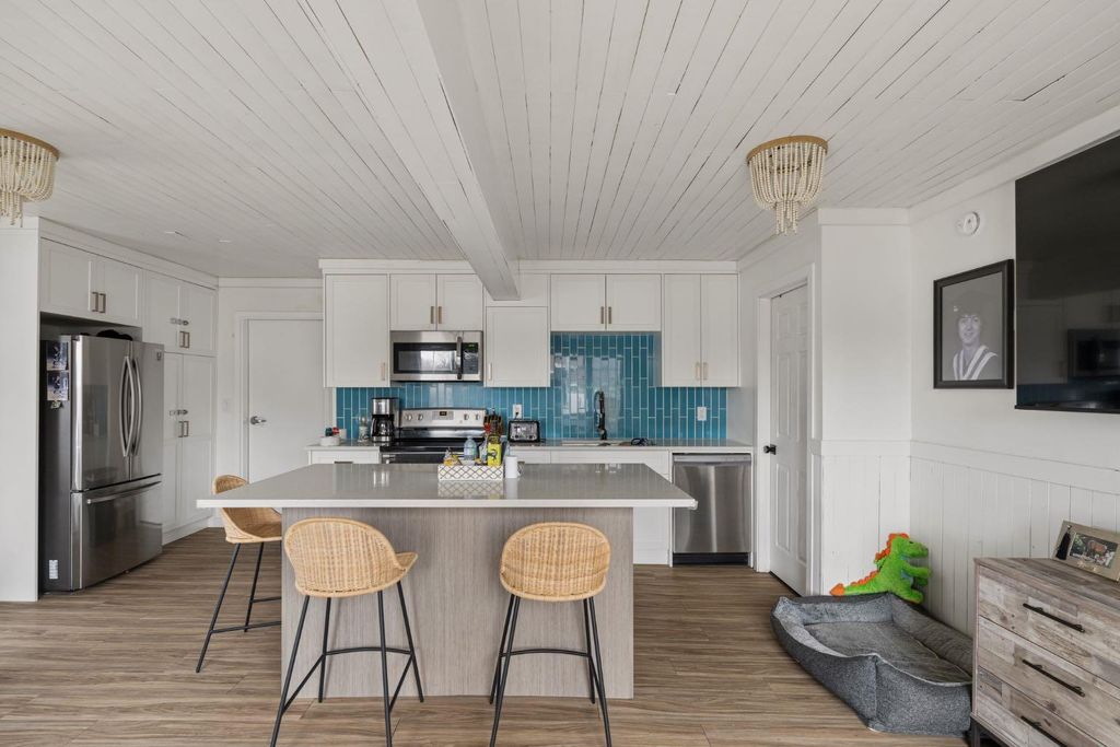 Photo of 5019 52 Street, Sylvan Lake, AB T4S 1E4 (MLS # A2303454)