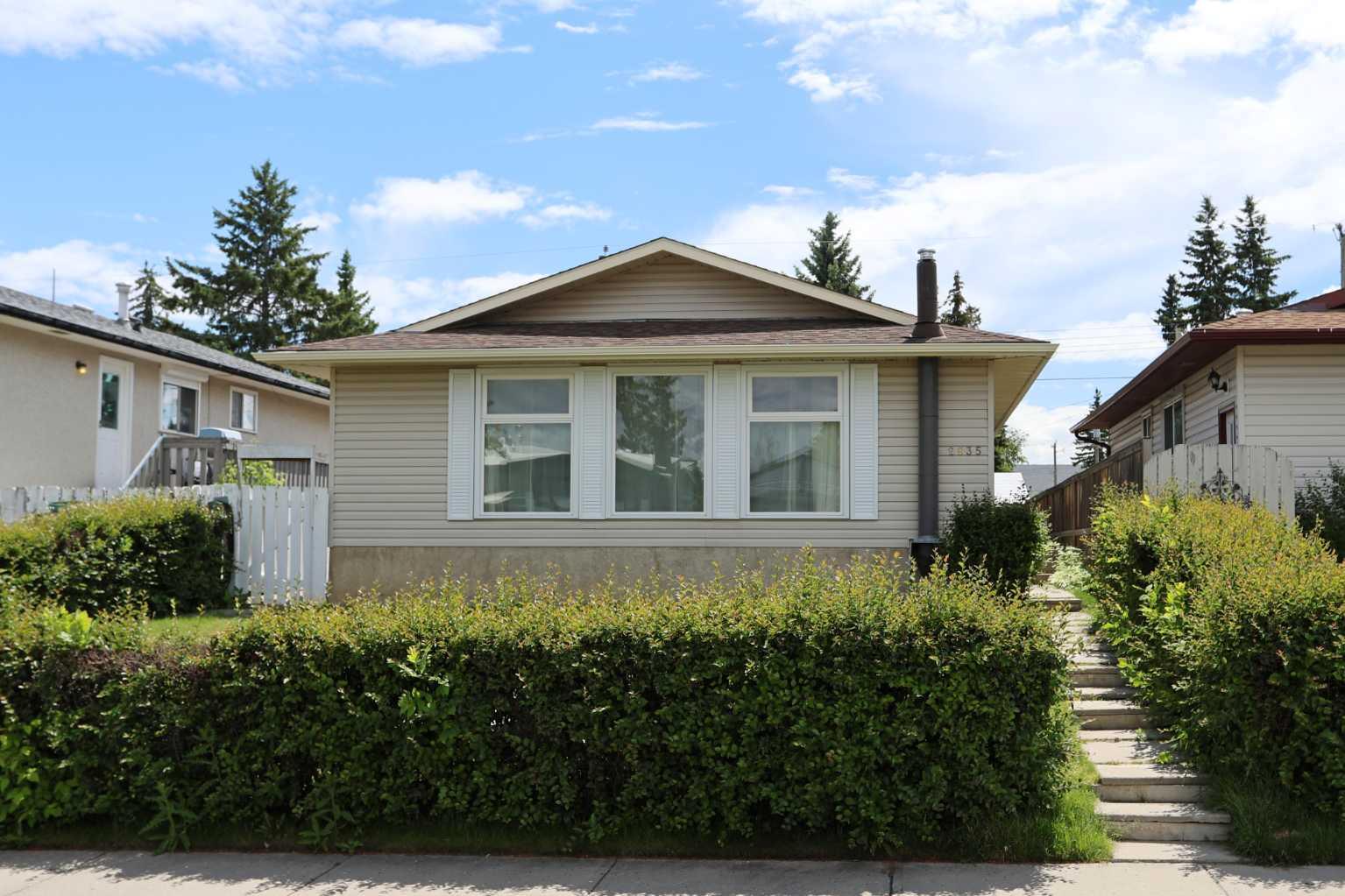 2835 Cedarbrae Drive SW