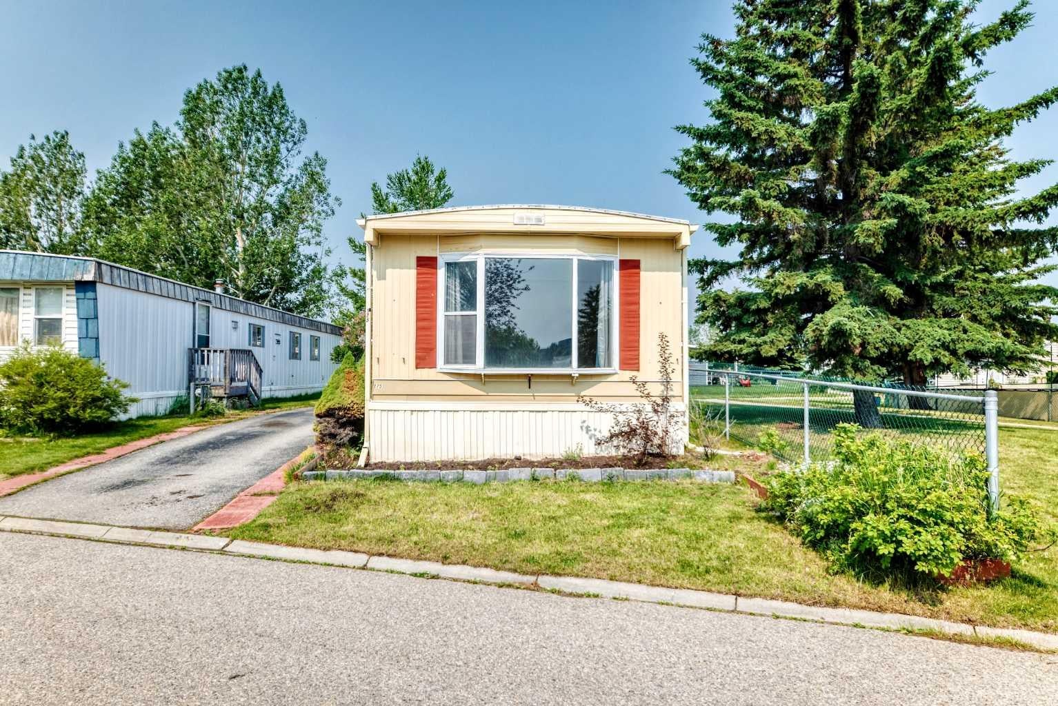 99 Arbour Lake Road NW 175