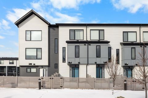 306 Evanscrest Square NW Calgary AB T3P 1S2