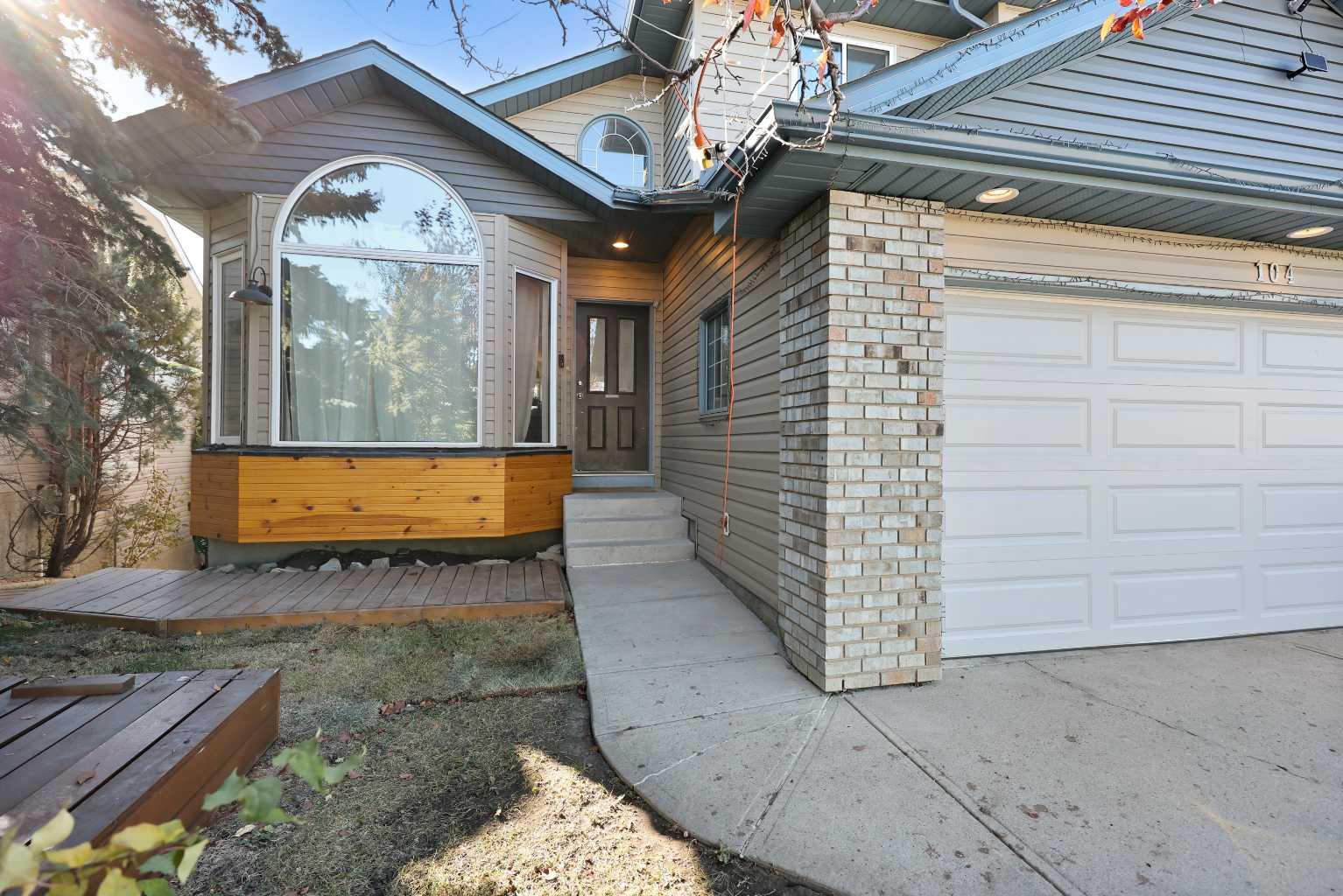 104 Meadowbrook Bay SE