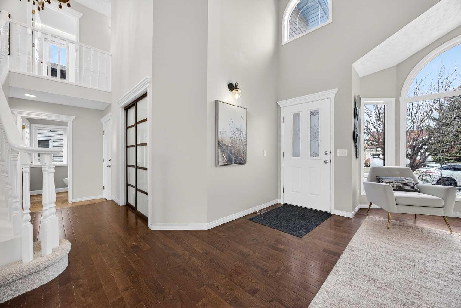 104 Meadowbrook Bay SE