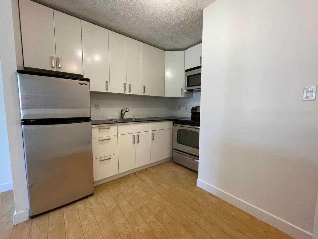 Photo of 340 14 Avenue SW #808, Calgary, AB T2R 0M4 (MLS # A2296735)