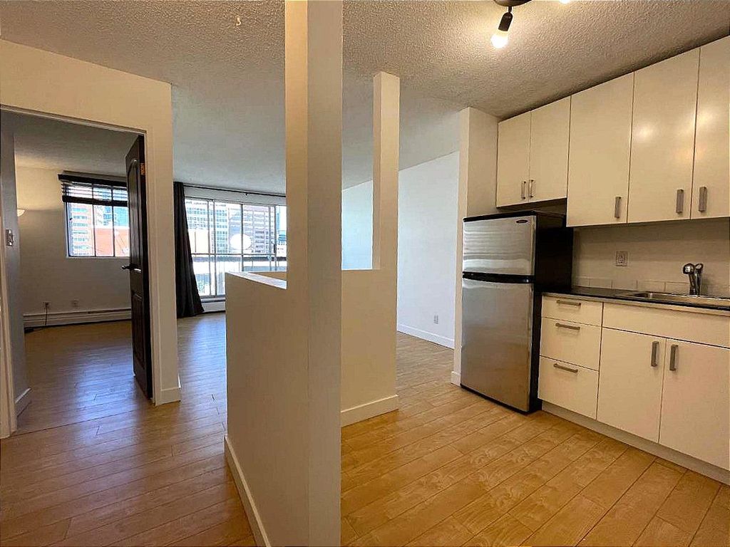 Photo of 340 14 Avenue SW #808, Calgary, AB T2R 0M4 (MLS # A2296735)