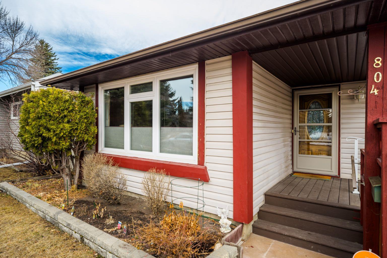 804 Queensland Drive SE