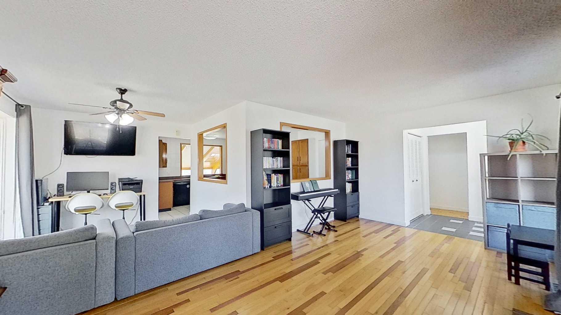 315 Pinecrest Crescent NE